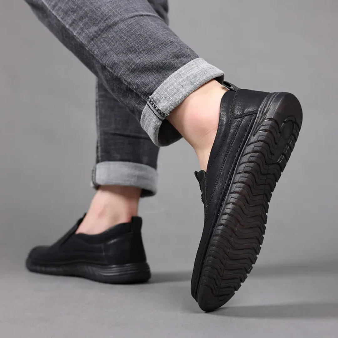 Mocassins de Couro Genuíno para Homem com Design Clássico e Sola Exterior Antiderrapante